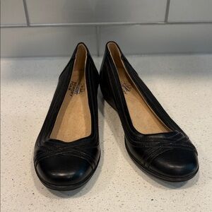 Life Stride with memory foam Black Women's Flats size 10